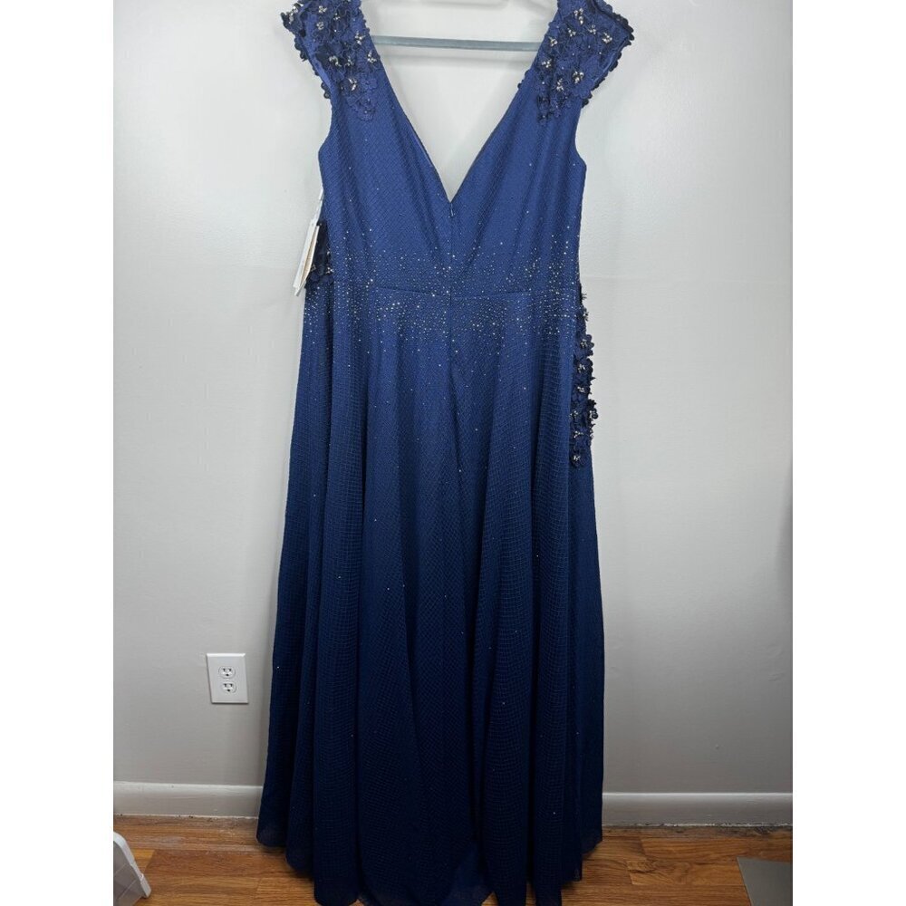 Mac Duggal 11152 3D Floral Applique A-Line Evening Gown Midnight Blue Sz. 20 NWT - Picture 7 of 8
